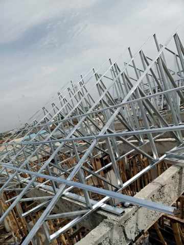 steel roof truss system installation work